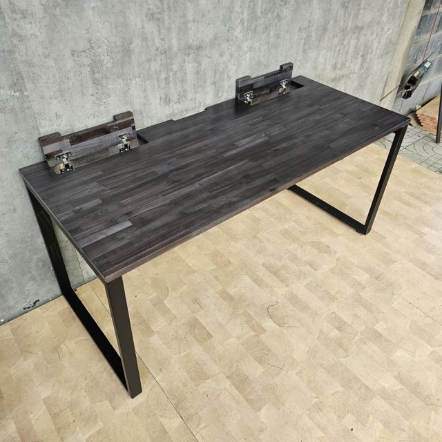 Bàn làm việc có hộp điện 160x70cm gỗ tràm chân hệ Rectang HBRT147