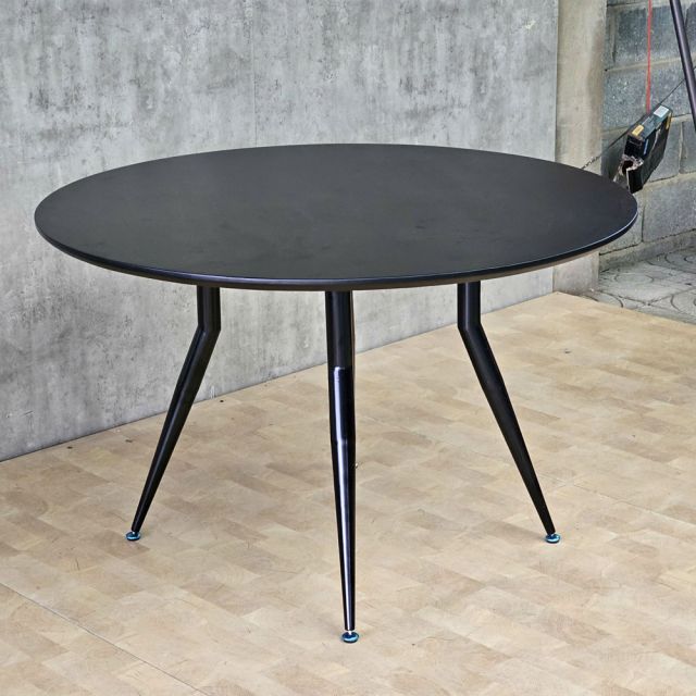 Bàn ăn BONNA 120cm gỗ tràm chân sắt vuốt côn BA68318