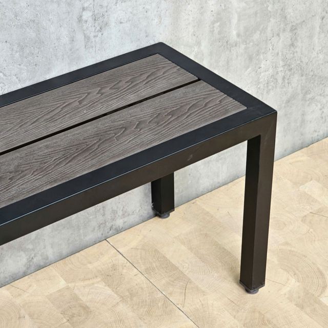 Ghế băng dài 120x37x45cm gỗ nhựa chân sắt GBD085