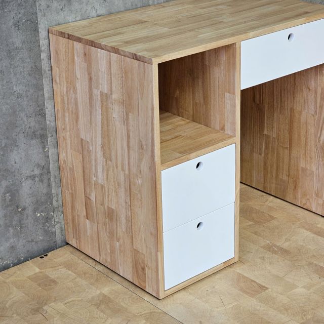 Bàn trang điểm 80x50x75cm gỗ cao su BTD68087