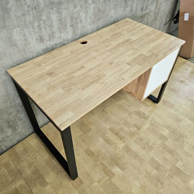 Bàn làm việc treo tủ 120x60cm gỗ cao su hệ Rectang HBRT149