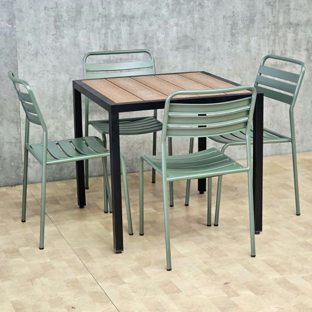 Combo bàn ngoài trời và 4 ghế sắt CBNT022
