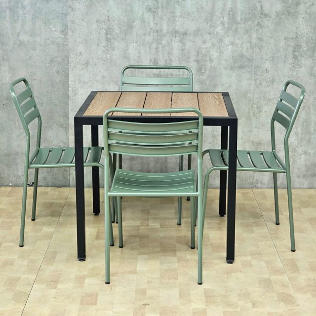 Combo bàn ngoài trời và 4 ghế sắt CBNT022