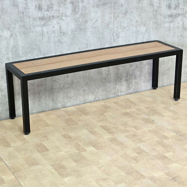Ghế băng dài 140x37x45cm gỗ nhựa chân sắt GBD074