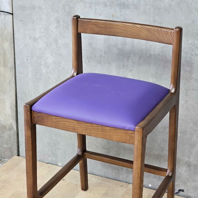 Ghế bar PUMNI mặt nệm Simili gỗ tần bì GBSK037