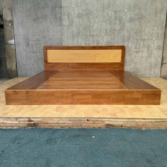 Giường ngủ 200x203cm gỗ cao su GN68081