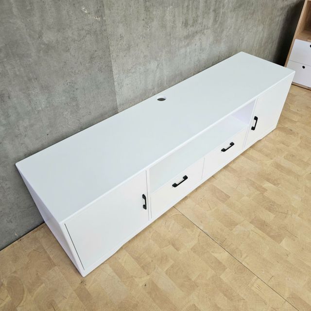 Kệ tivi BONN 180x45x50cm gỗ cao su KTV68143