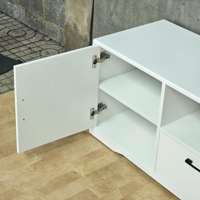 Kệ tivi BONN 180x45x50cm gỗ cao su KTV68143