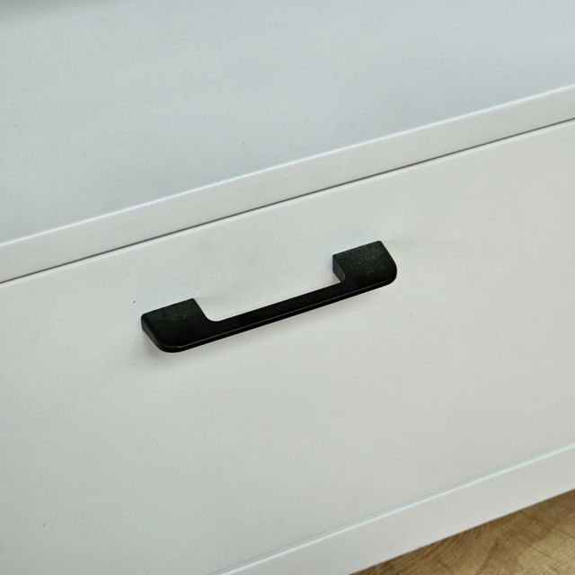 Kệ tivi BONN 180x45x50cm gỗ cao su KTV68143