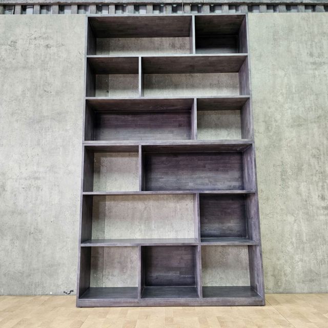 Kệ trang trí 130x30x220cm gỗ cao su KTT68092