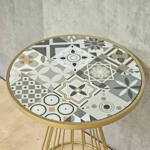 Bàn cafe 60x75cm mặt bàn gạch men chân sắt cổ lọ nhỏ CFD68294