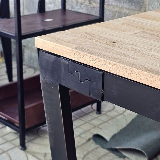 Bàn họp có hộp điện 360x120cm gỗ cao su hệ Trapez HBTC055