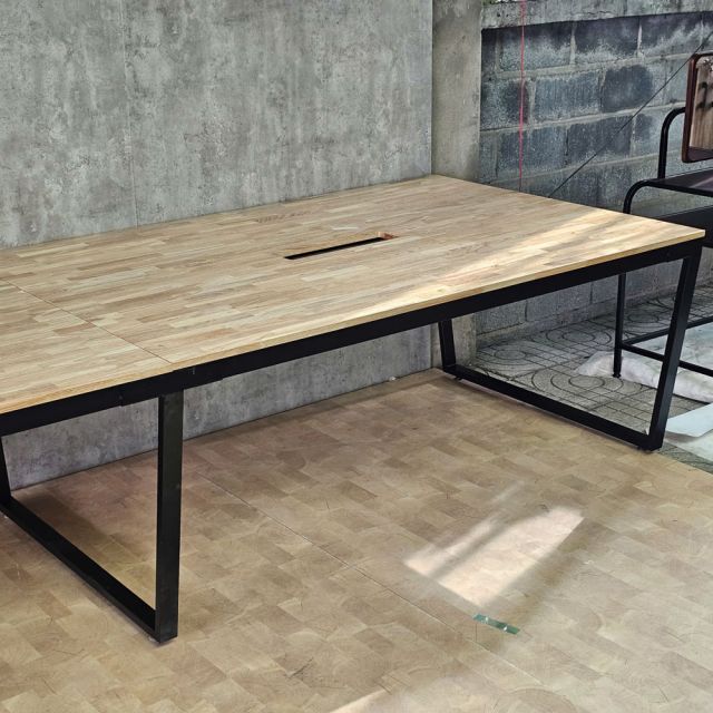 Bàn họp có hộp điện 360x120cm gỗ cao su hệ Trapez HBTC055