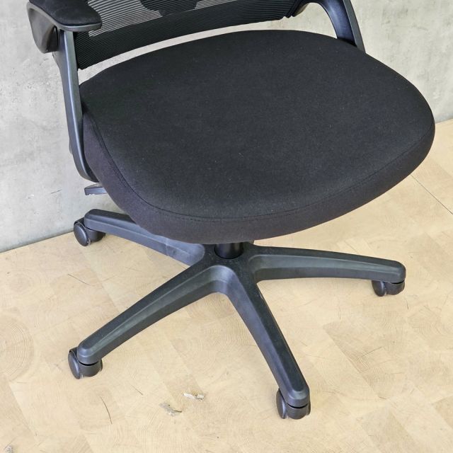 Ghế làm việc chuẩn công thái học tay lật GMA012