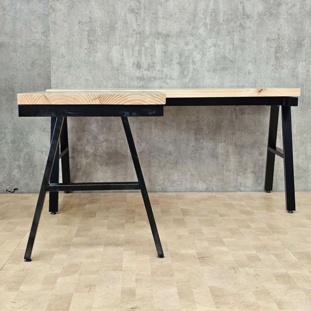 Bàn làm việc góc chữ L 140x140cm gỗ thông chân sắt hệ AConcept HBAC061