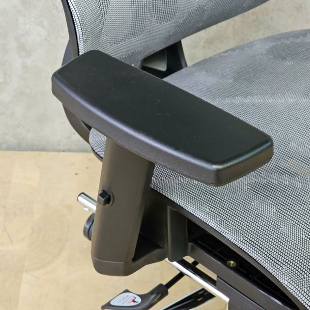 Ghế xoay lưng lưới chuẩn công thái học - MFK08G