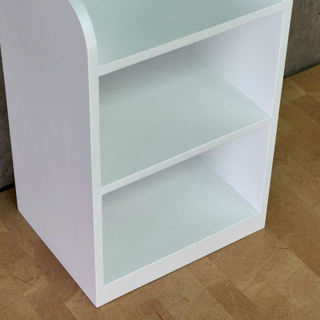 Kệ để nón bảo hiểm 40x32x70cm gỗ cao su KTT68094