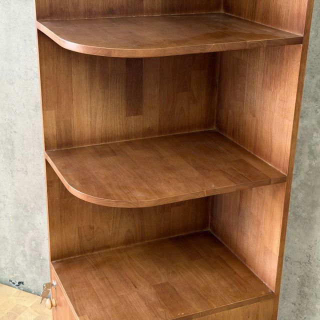 Kệ tủ góc tường 40x55x200cm gỗ cao su TQA68022