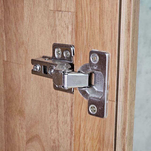 Kệ sách 91x40x180cm gỗ cao su cửa kính ngăn kéo lưới mây KS68379