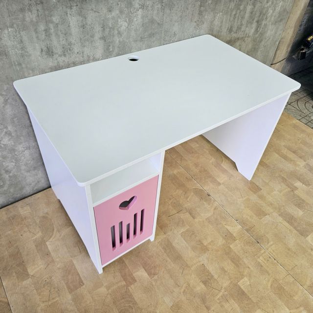 Bàn làm việc 120x70cm gỗ cao su BD68197