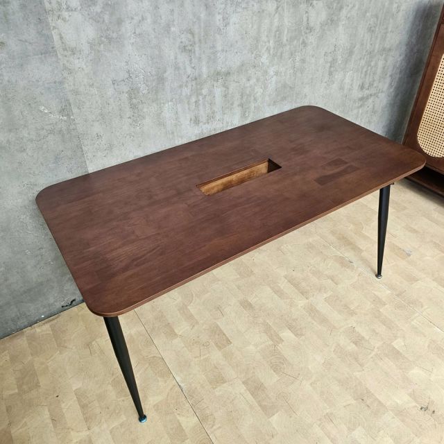Bàn họp văn phòng có hộp điện 160x80x75cm gỗ cao su chân sắt hệ CONE HBCO090