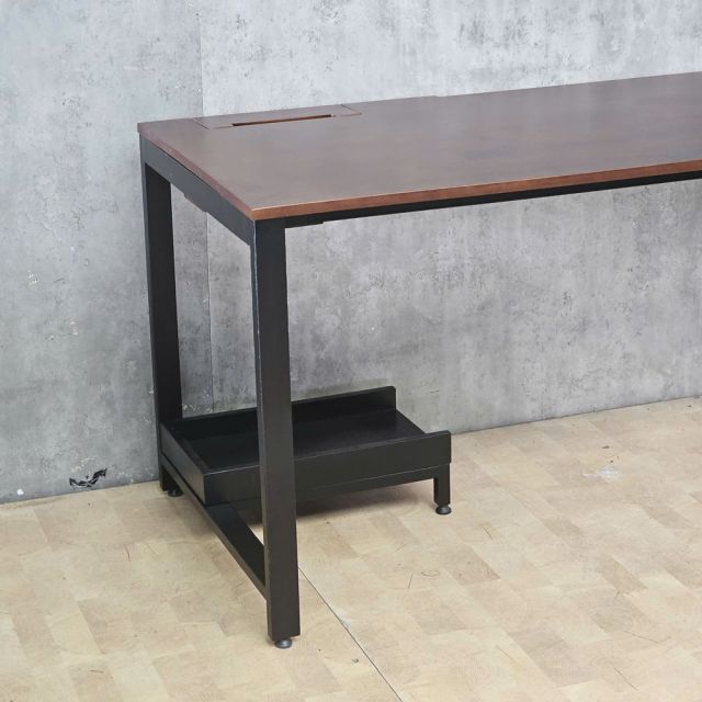 Bàn làm việc ZDesk 200x70x75cm gỗ cao su hệ URA HBUR014