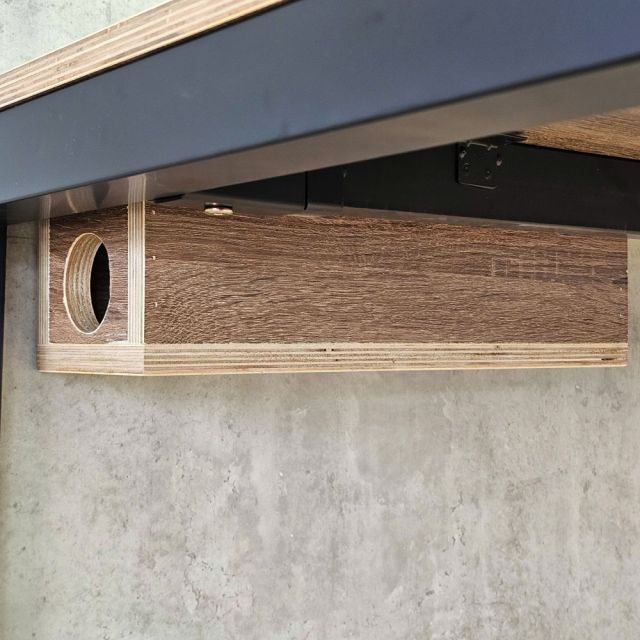 Bàn làm việc có hộp điện 140x70cm gỗ plywood ZD044