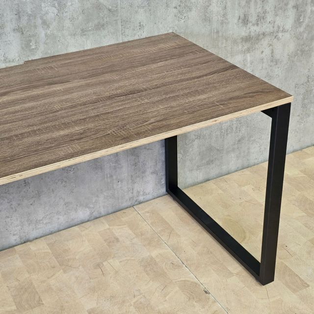 Bàn làm việc có hộp điện 140x70cm gỗ plywood ZD044