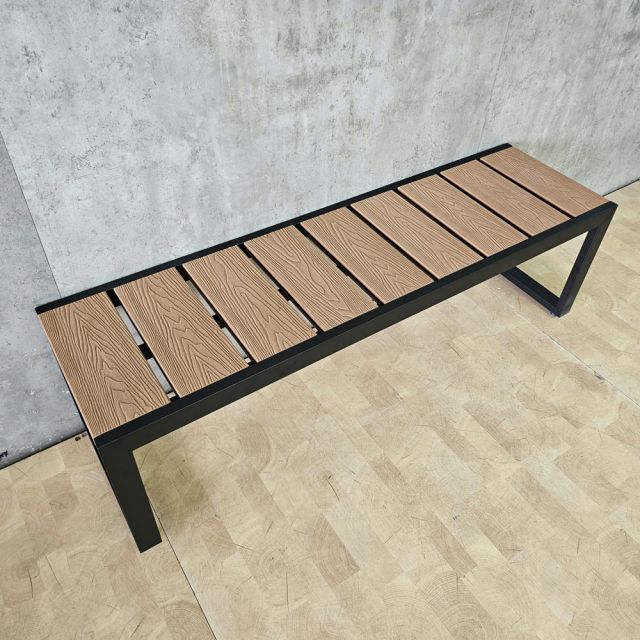 Ghế băng dài 140x40x45cm gỗ nhựa chân sắt GBD088