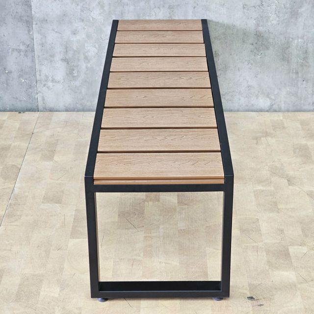 Ghế băng dài 140x40x45cm gỗ nhựa chân sắt GBD088