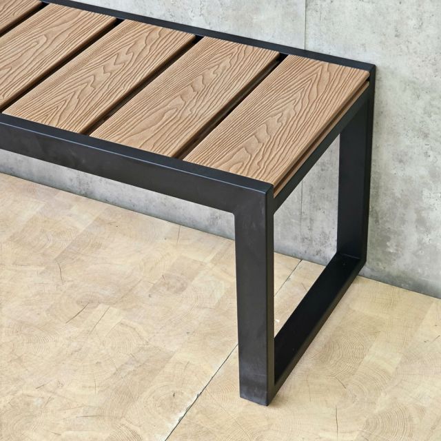 Ghế băng dài 140x40x45cm gỗ nhựa chân sắt GBD088