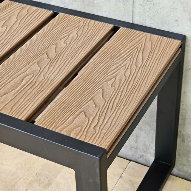 Ghế băng dài 140x40x45cm gỗ nhựa chân sắt GBD088