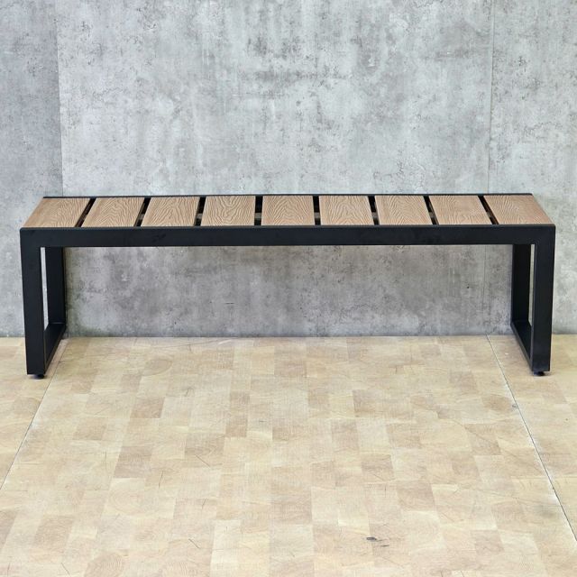 Ghế băng dài 140x40x45cm gỗ nhựa chân sắt GBD088