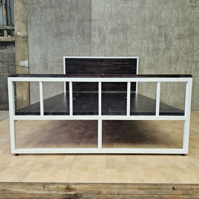 Giường ngủ lắp ráp 140x203x100cm gỗ tràm GN68058