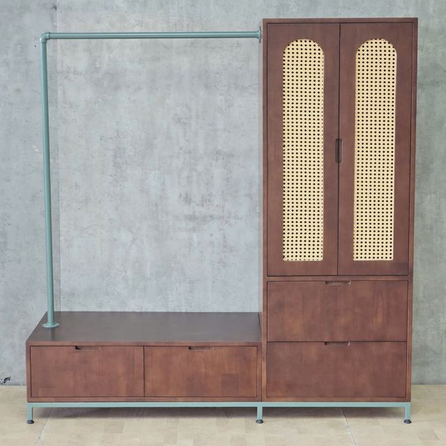 Tủ quần áo kết hợp giá treo ống nước 150x55x160cm gỗ cao su chân sắt TQA68117