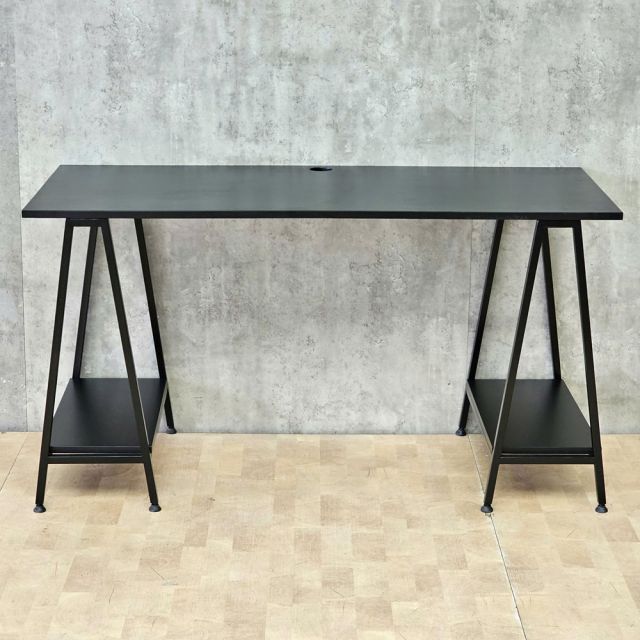 Bàn làm việc 140x60x75cm gỗ cao su chân chữ A BD68200