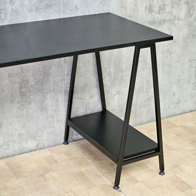 Bàn làm việc 140x60x75cm gỗ cao su chân chữ A BD68200