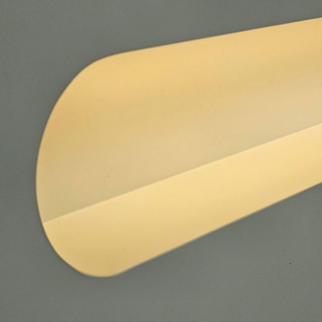 Giường ngủ gắn đèn LED 180x200x100cm gỗ cao su GN68083