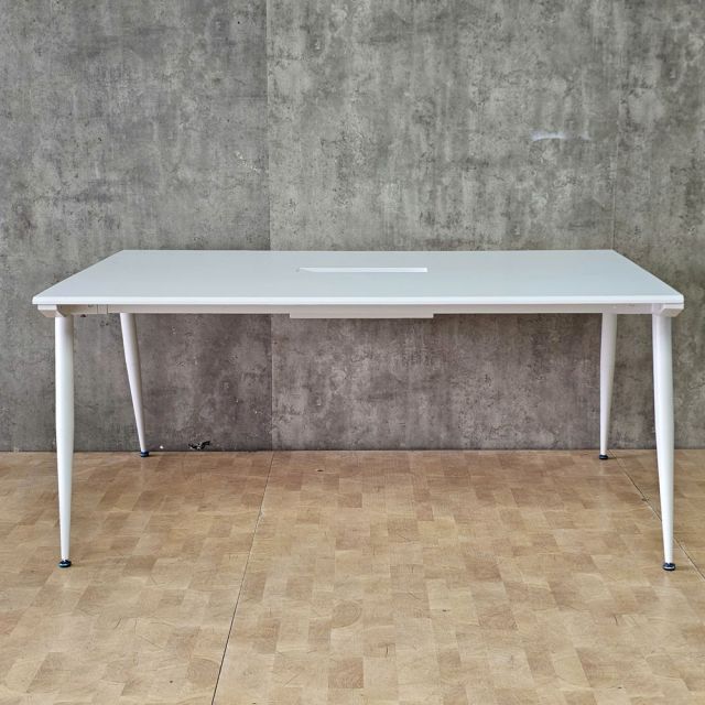 Bàn họp có hộp điện 170x110cm gỗ cao su hệ CONE HBCO091