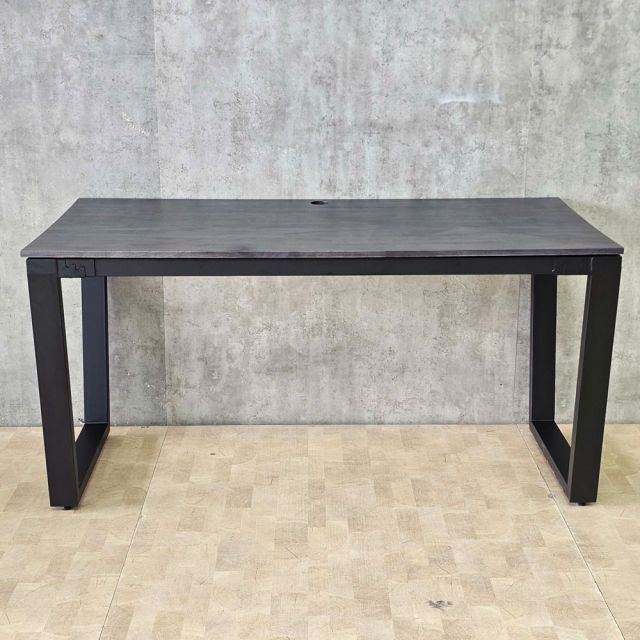 Bàn làm việc 160x80cm gỗ cao su chân hệ Trapez HBTC056