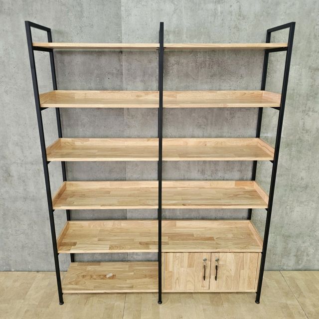 Kệ tủ trang trí 140x34x180cm gỗ cao su chân sắt KTT68121