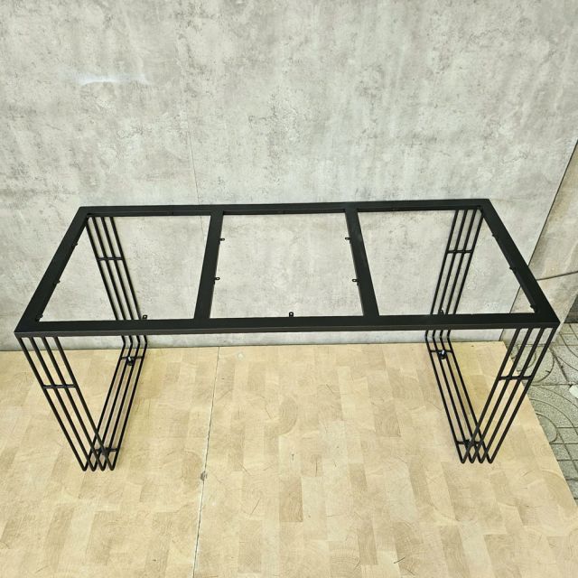 Chân bàn sắt uốn cong tạo hình sơn tĩnh điện CHB68141