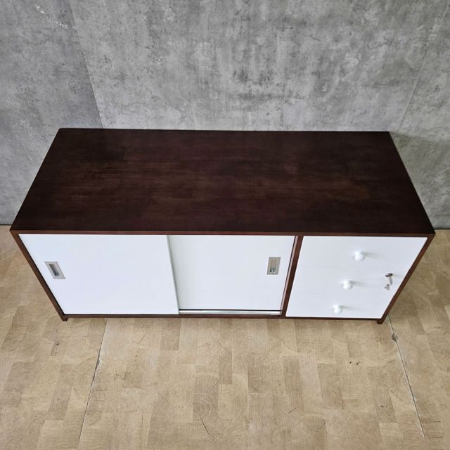 Tủ lưu trữ hồ sơ cửa lùa 136x55x60cm gỗ cao su THS68100