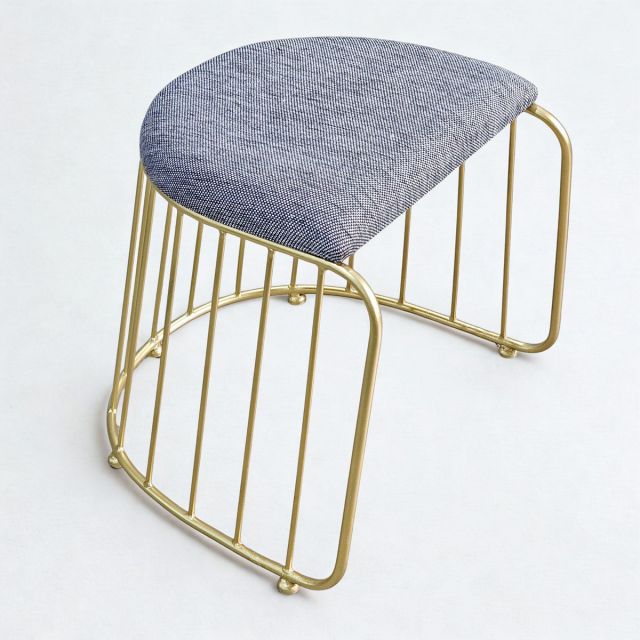 Ghế trang điểm khung sắt màu vàng đồng