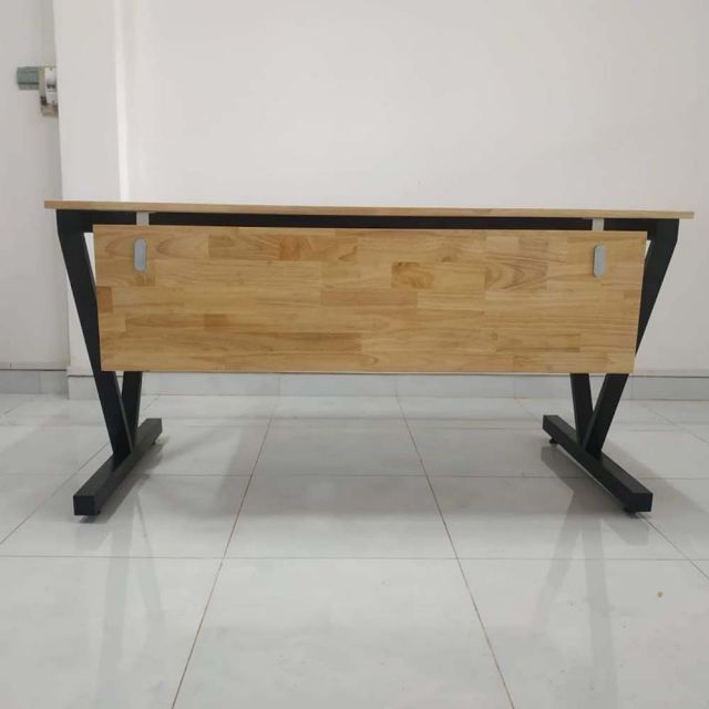 Bàn làm việc 140x80 VConcept chân sắt lắp ráp