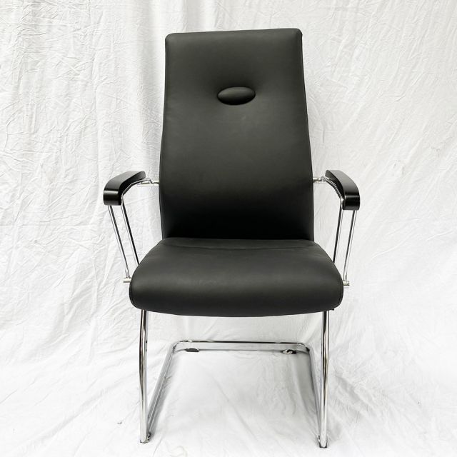 Ghế phòng họp chân quỳ nệm simili màu đen MFA011