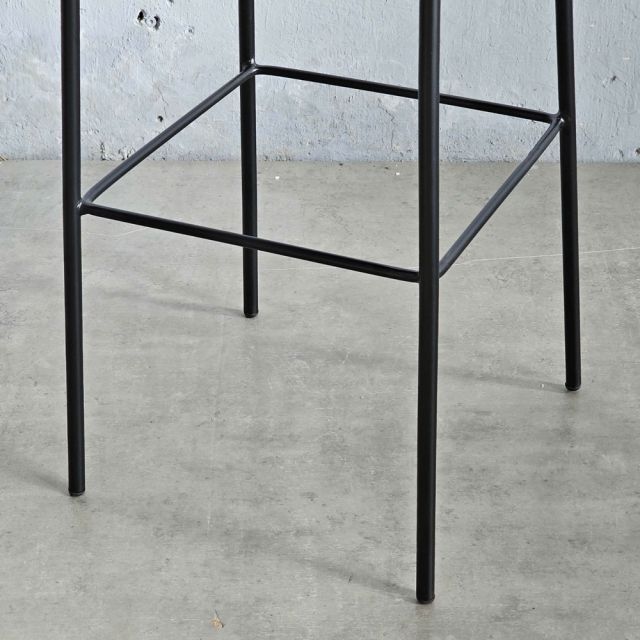 Ghế bar lưng tựa gỗ chân sắt sơn tĩnh điện GBAK008