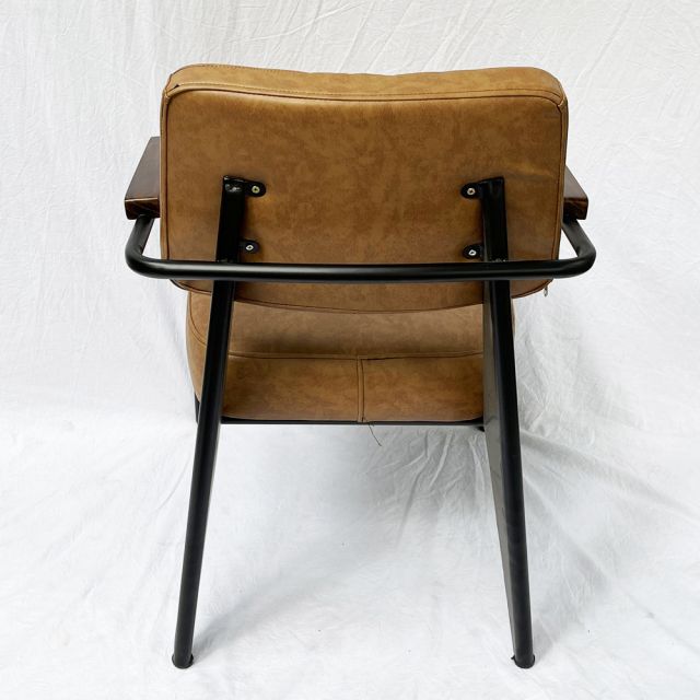 Ghế sofa đơn nệm nâu tay viền gỗ sang trọng GSD68028