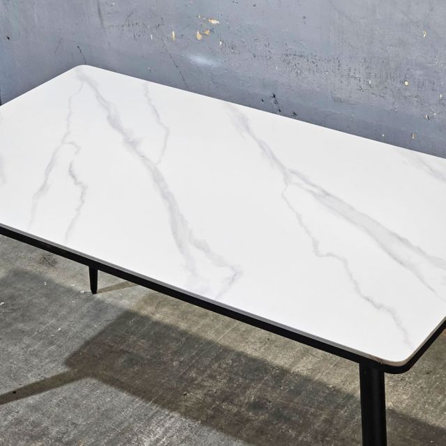 Bàn ăn Doris 140x80cm mặt ceramic chân sắt côn BA68056