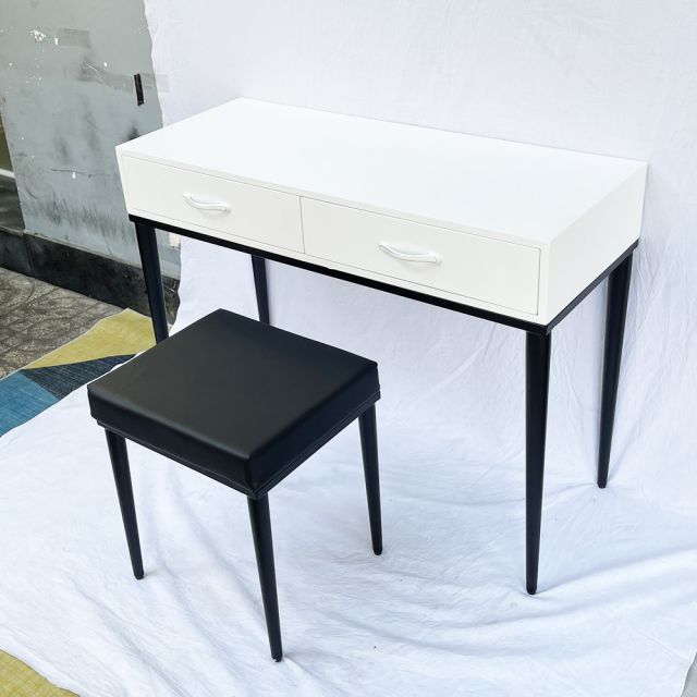 Bộ bàn ghế trang điểm chân côn BTD68052